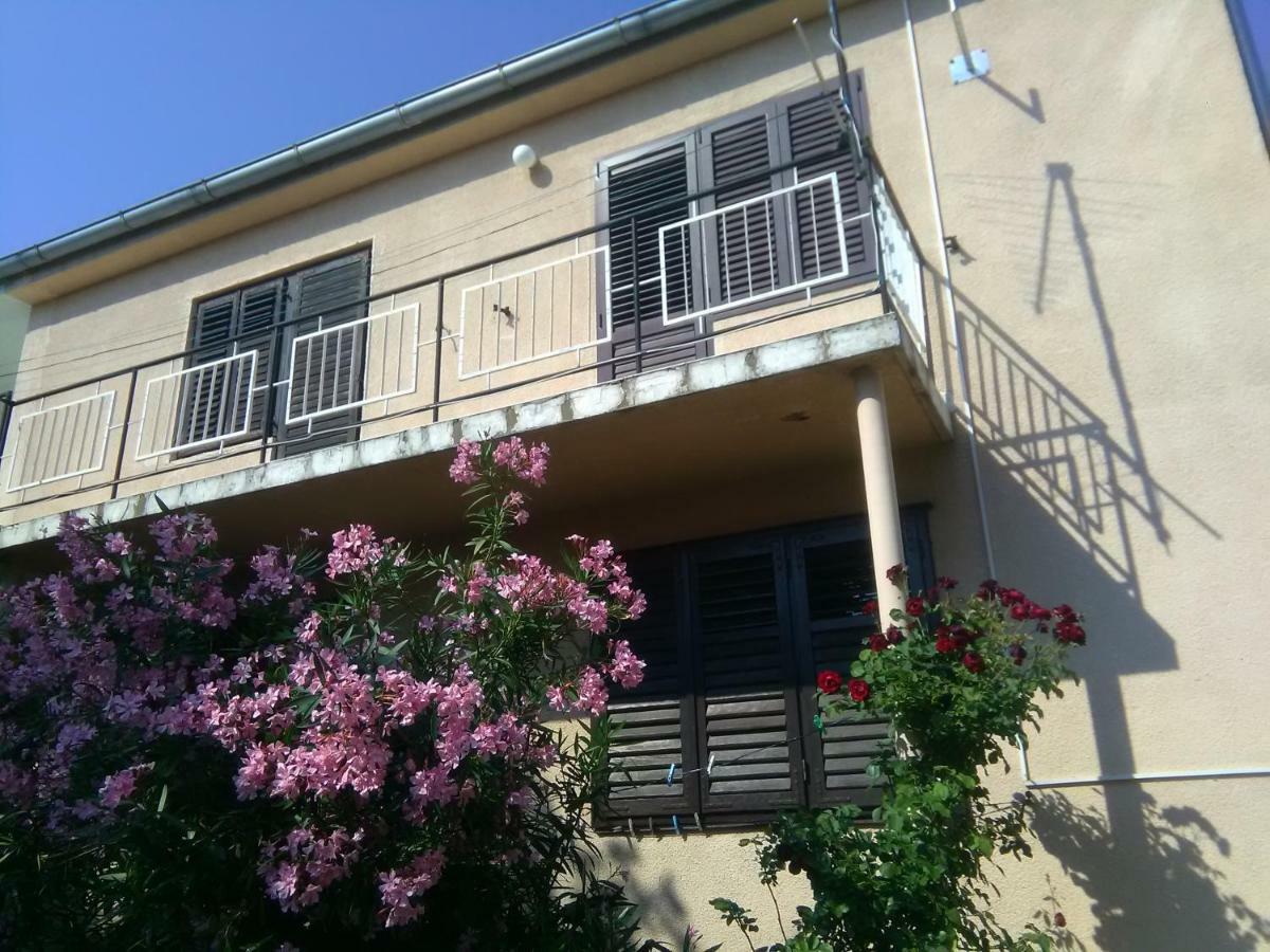 Apartment Bella Marija セニ エクステリア 写真
